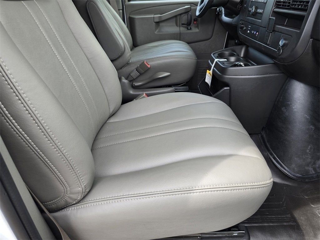New 2025 Chevrolet Express 2500 w/ Communications Package RWD image 11