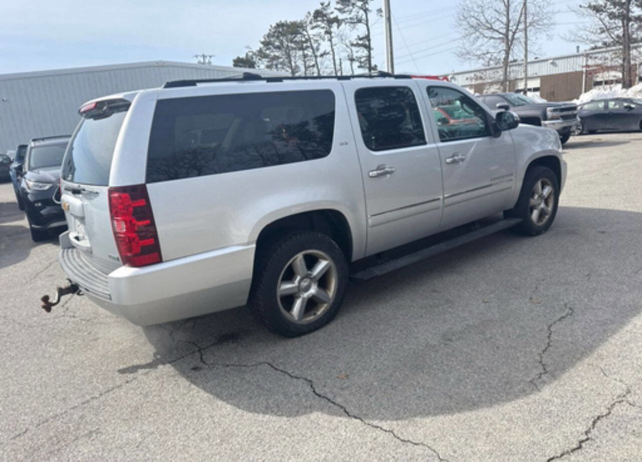 Used 2012 Chevrolet Suburban LTZ image 5