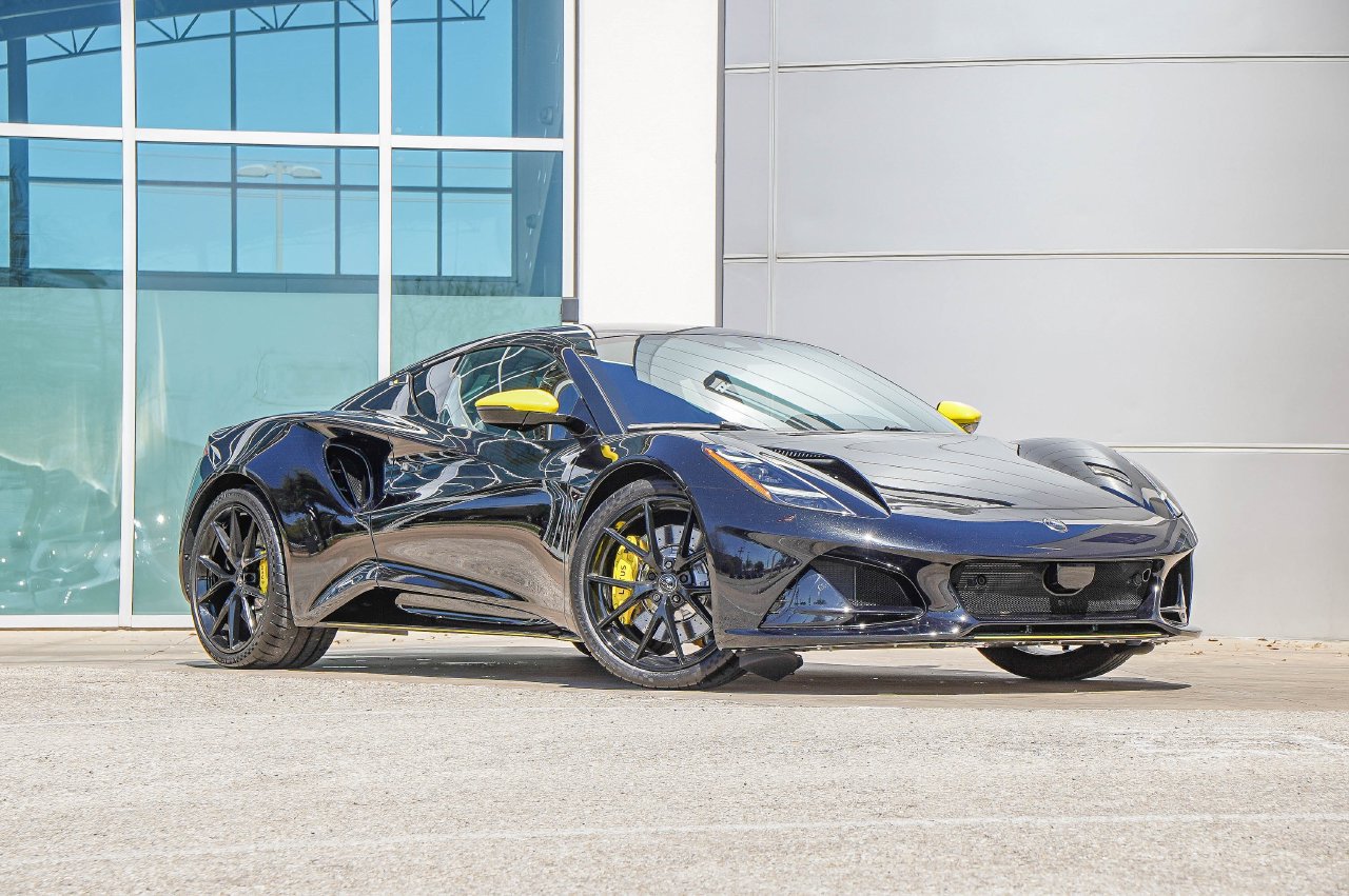 New 2026 Lotus Emira SE RWD image 1