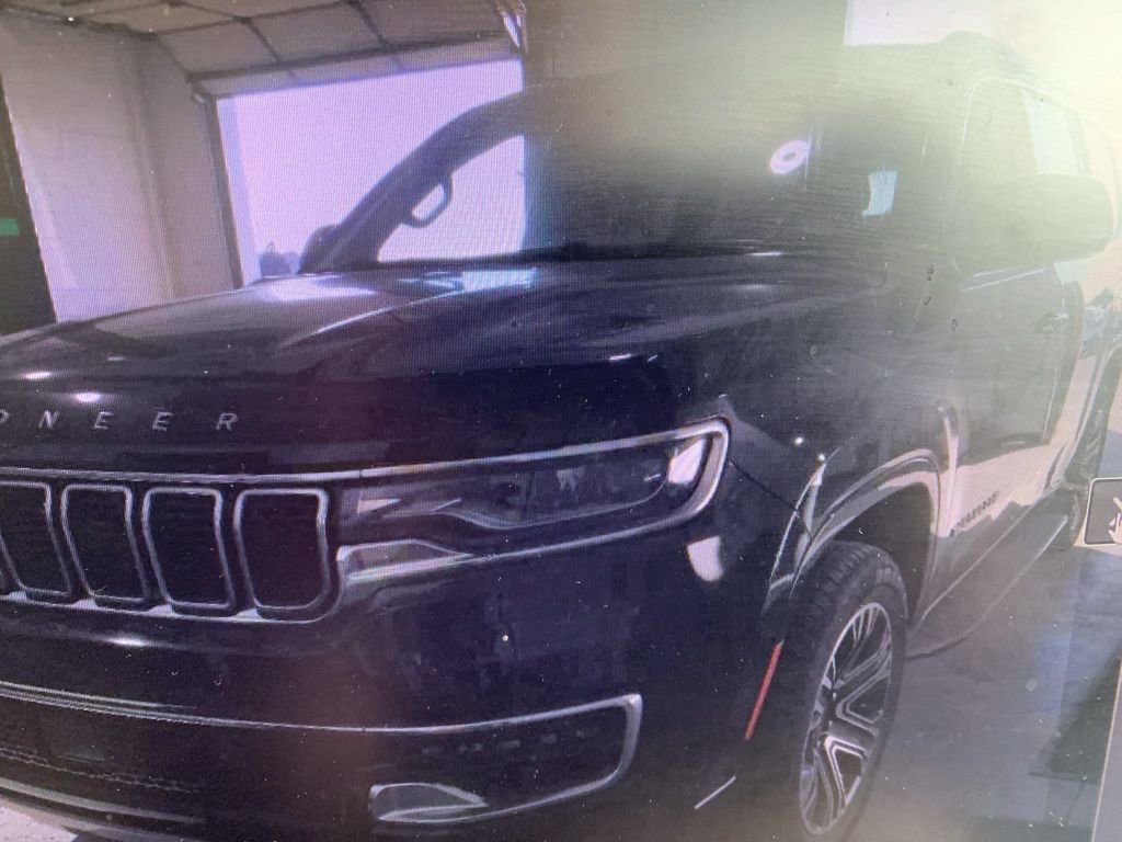 Used 2024 Jeep Wagoneer Series II image 12