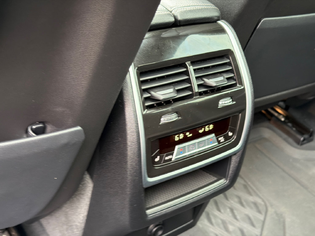 Used 2022 BMW X5 xDrive40i w/ Premium Package AWD/4WD image 22