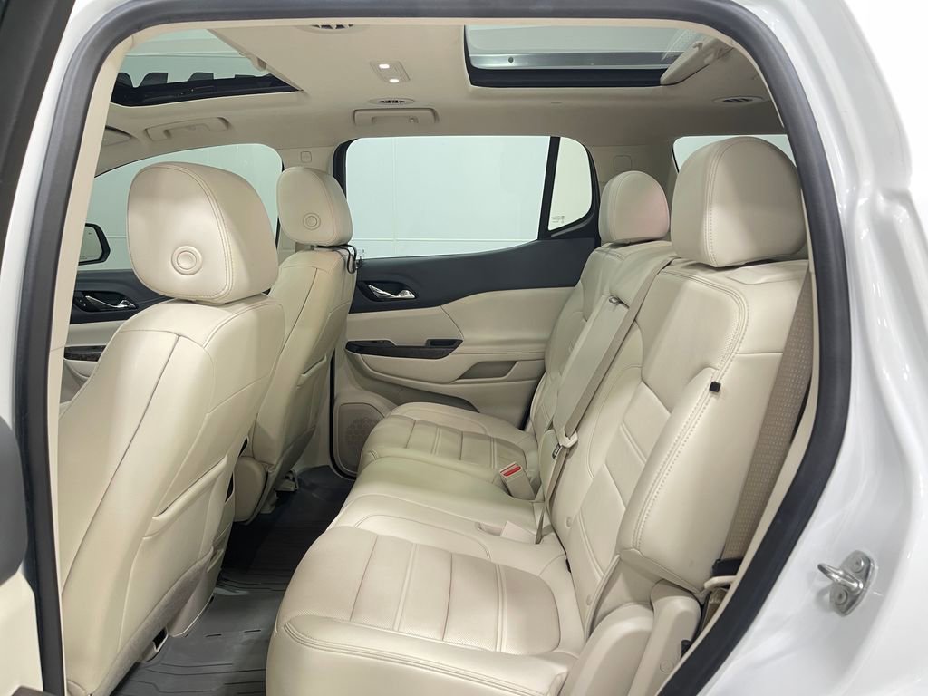 Used 2021 GMC Acadia Denali w/ Denali Technology Package image 29