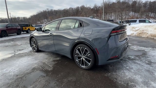 Used 2024 Toyota Prius XLE image 6