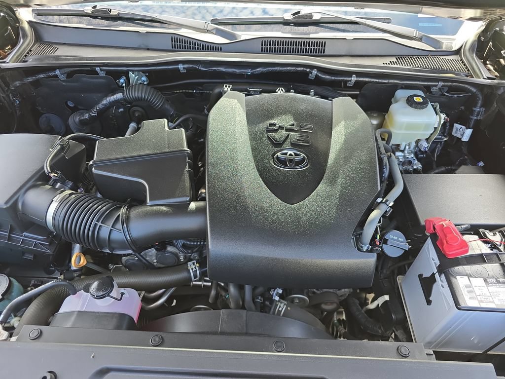 Used 2022 Toyota Tacoma TRD Off-Road w/ Technology Package AWD/4WD image 31