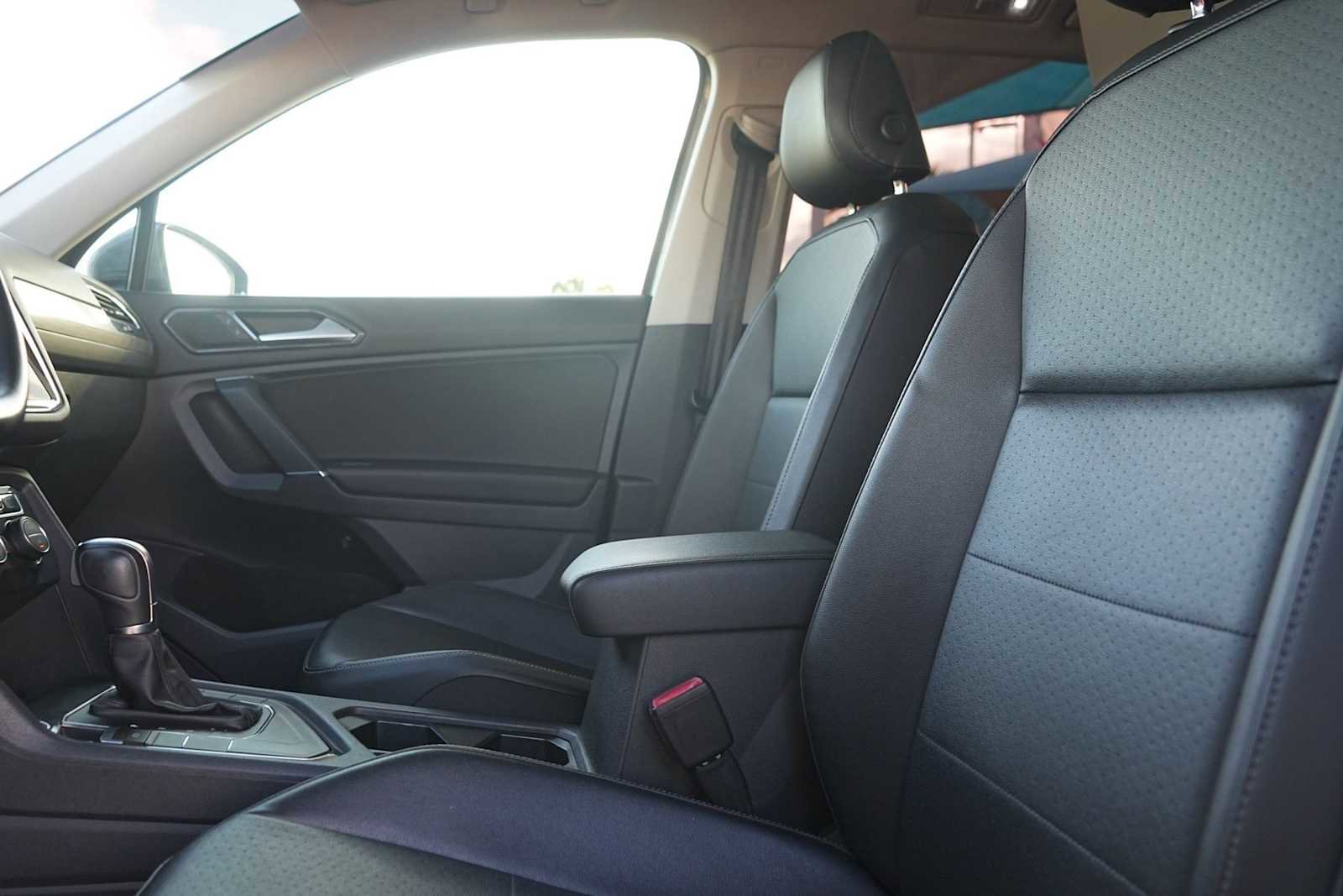 Used 2018 Volkswagen Tiguan SEL image 11