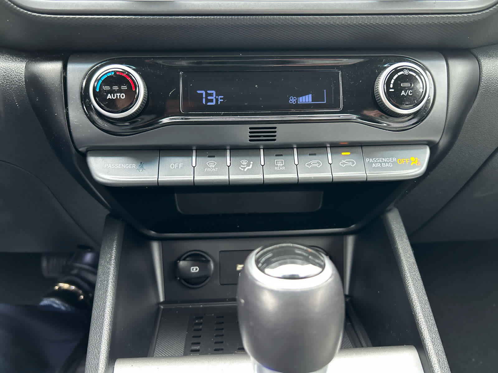 Used 2022 Hyundai Kona Limited image 24