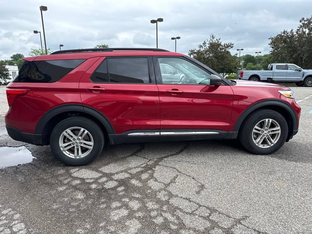 Used 2024 Ford Explorer XLT w/ Equipment Group 202A AWD/4WD image 13