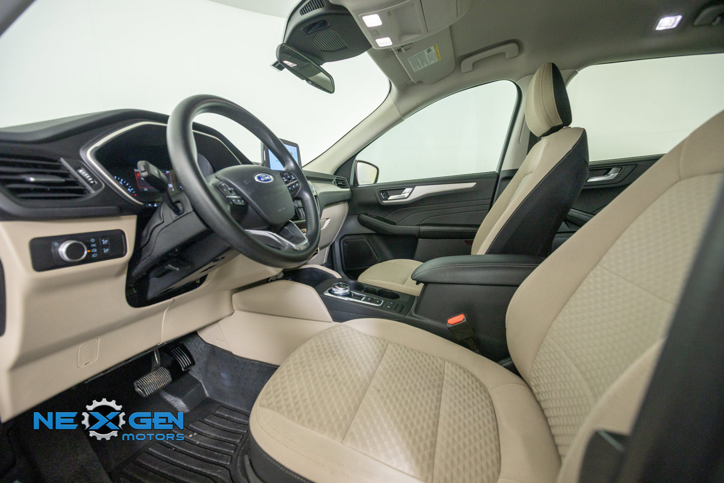 Used 2021 Ford Escape SE FWD image 11