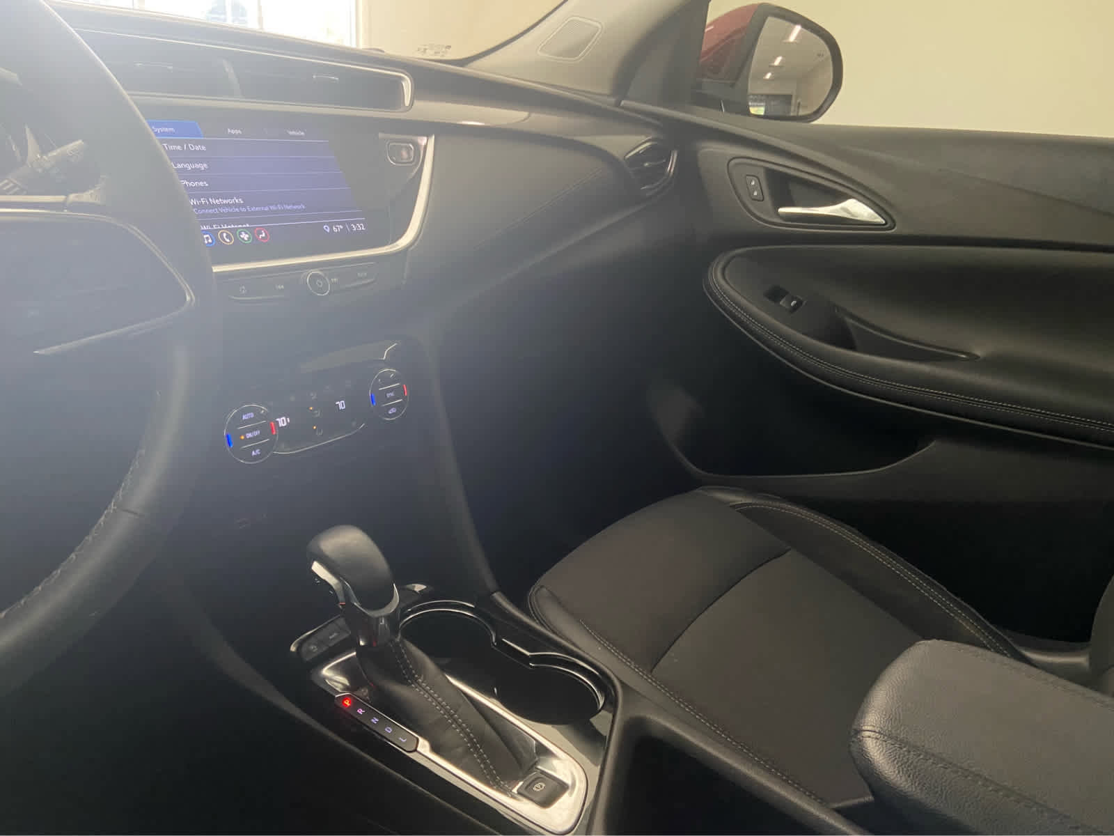 Used 2022 Buick Encore GX Select w/ Sport Touring Package image 31