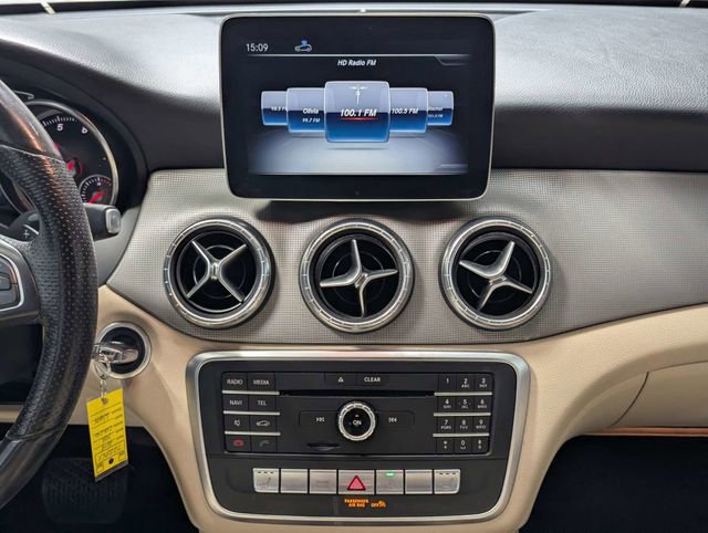 Used 2019 Mercedes-Benz CLA 250 image 11