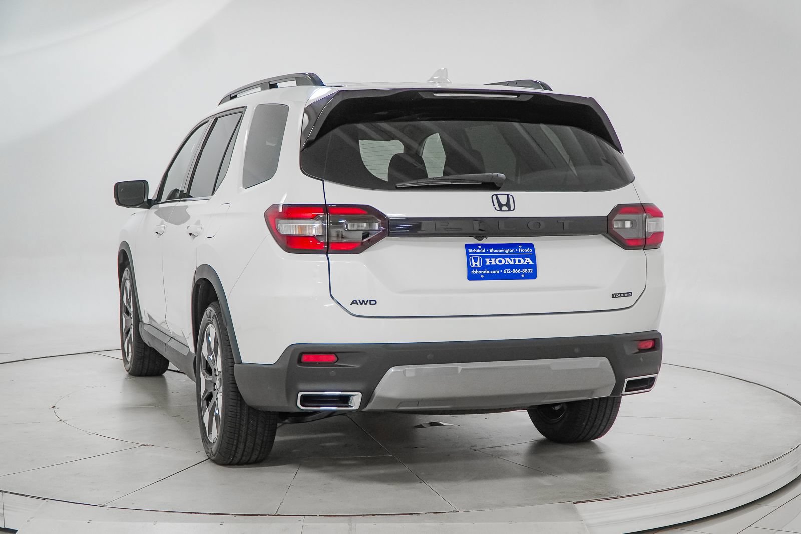 New 2026 Honda Pilot Touring image 7