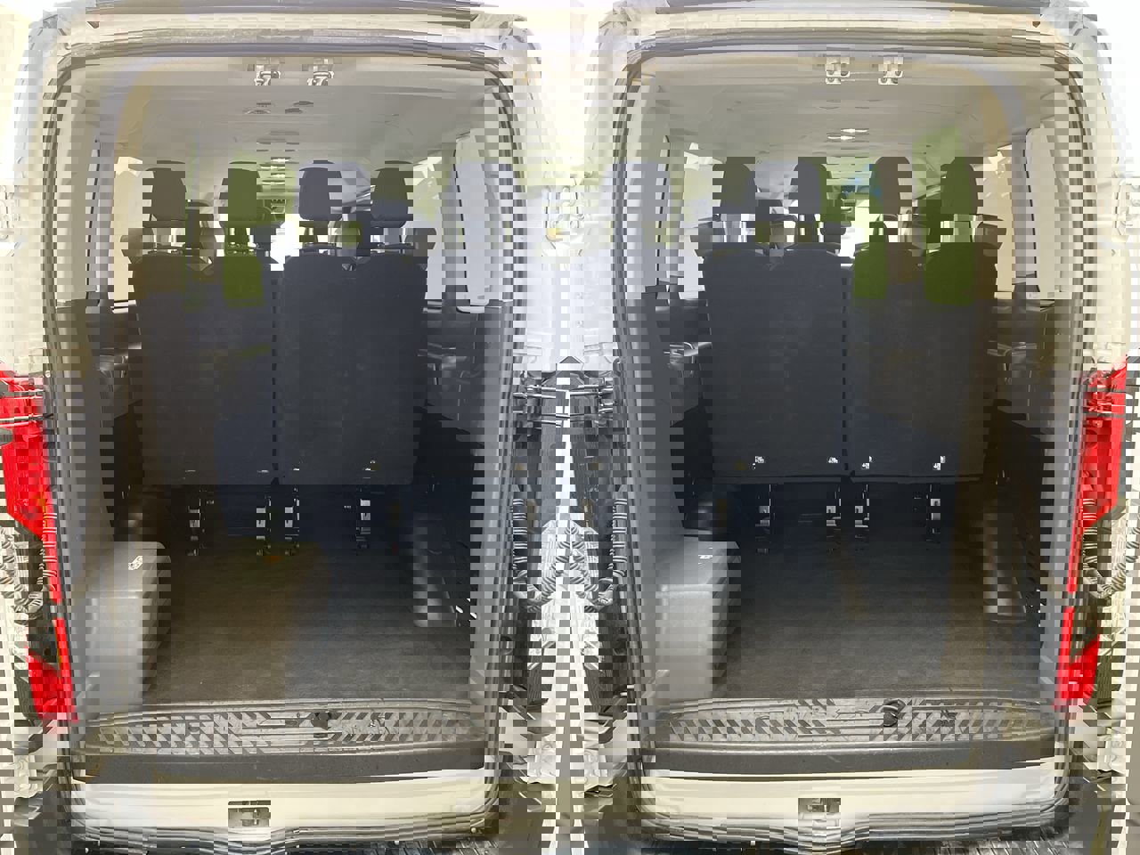 Used 2023 Ford Transit 350 XLT image 26