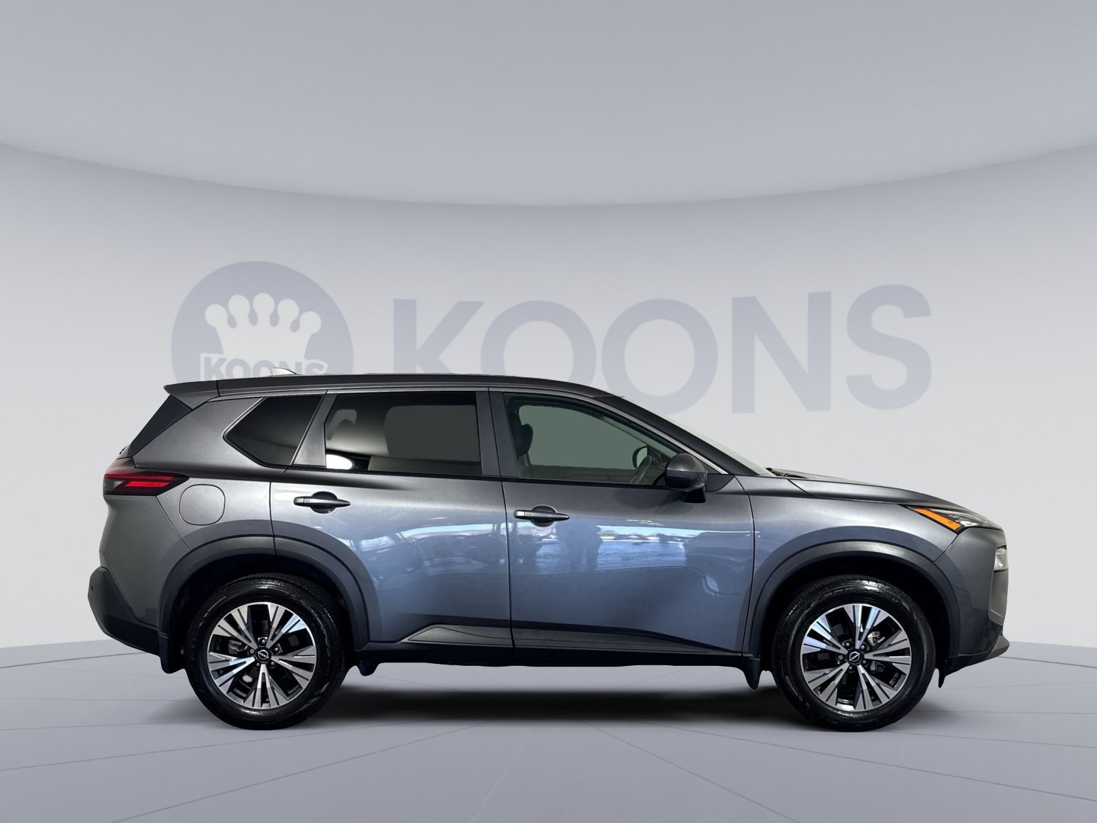Used 2023 Nissan Rogue SV FWD image 8