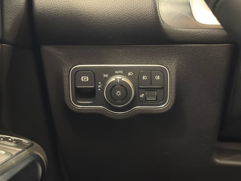 Used 2021 Mercedes-Benz GLB 250 image 21