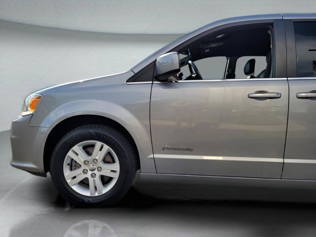 Used 2018 Dodge Grand Caravan SXT image 34