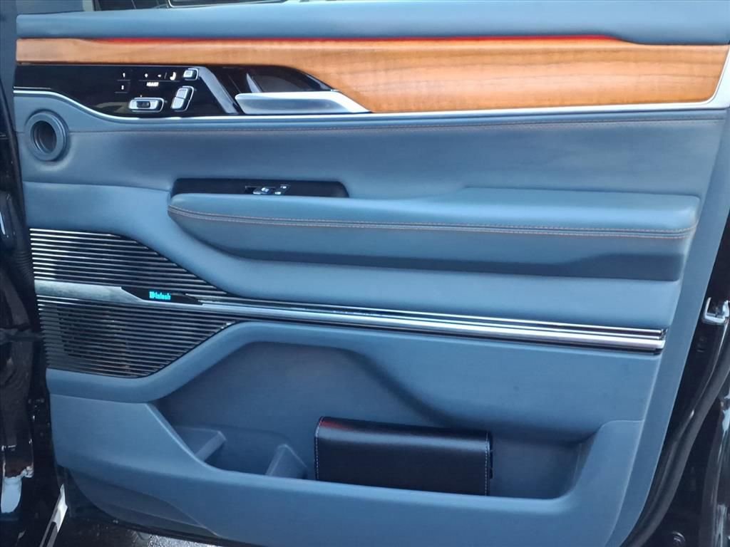 Used 2022 Jeep Grand Wagoneer Series II w/ Convenience Group III image 24