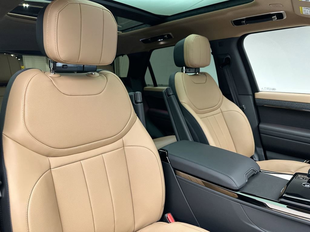 Used 2024 Land Rover Range Rover Sport Dynamic SE image 11