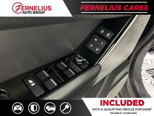 Used 2021 Land Rover Range Rover Velar R-Dynamic S image 33