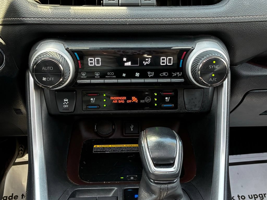 Used 2020 Toyota RAV4 Limited AWD/4WD image 18
