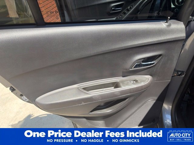 Used 2015 Chevrolet Trax LT w/ LT Sun and Sound Package FWD image 9