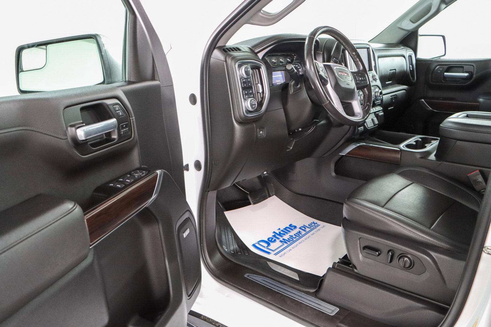 Used 2021 GMC Sierra 1500 SLT image 3