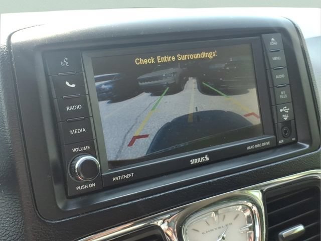 Used 2013 Chrysler Town & Country Touring-L w/ Driver Convenience Group FWD image 27