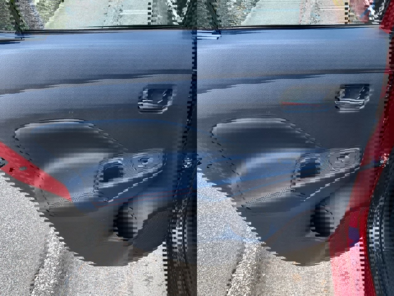 New 2025 Nissan Versa SR w/ Trunk Package image 15