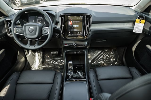 New 2026 Volvo XC40 B5 Plus w/ Climate Package AWD/4WD image 21