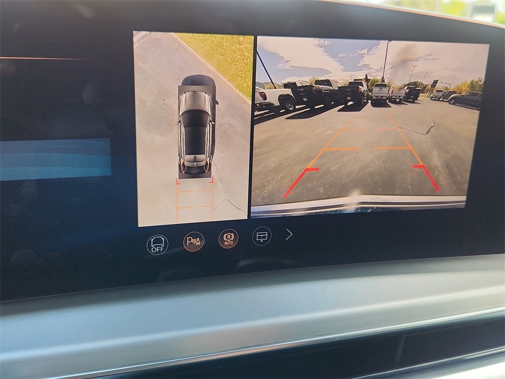 New 2026 Cadillac Lyriq Premium Luxury image 17