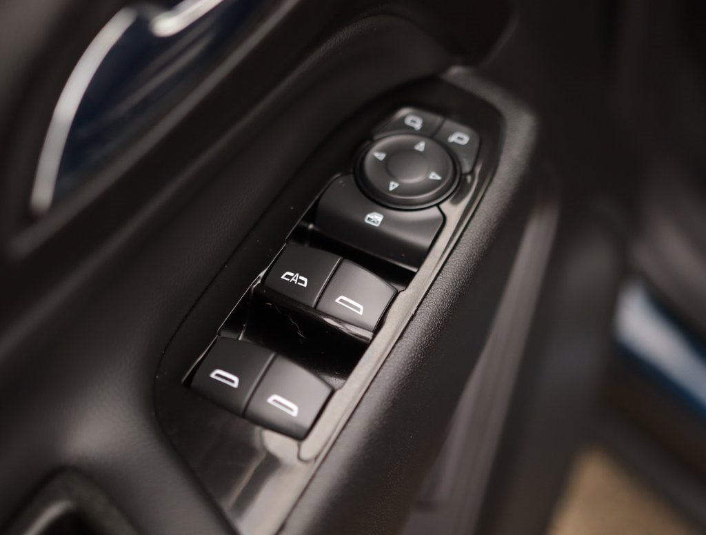 Used 2022 Chevrolet Equinox Premier image 23