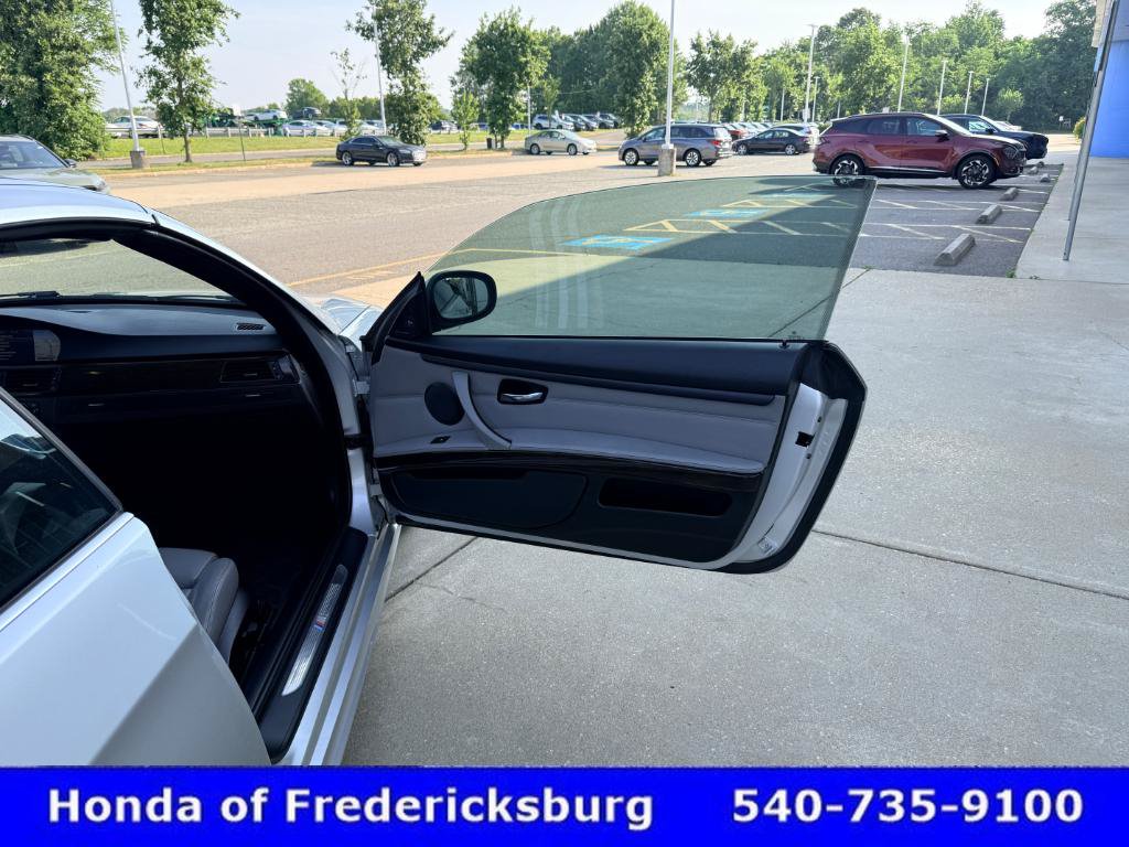 Used 2012 BMW 335i Convertible RWD image 15