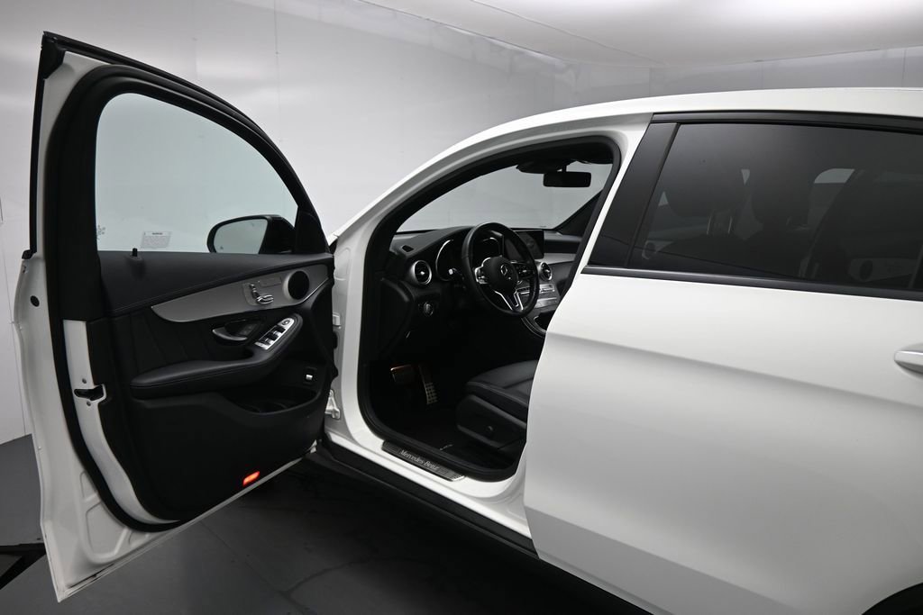 Used 2023 Mercedes-Benz GLC 300 4MATIC Coupe image 7