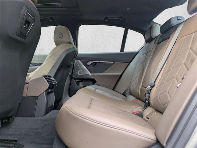 Used 2026 BMW i5 eDrive40 AWD/4WD image 17