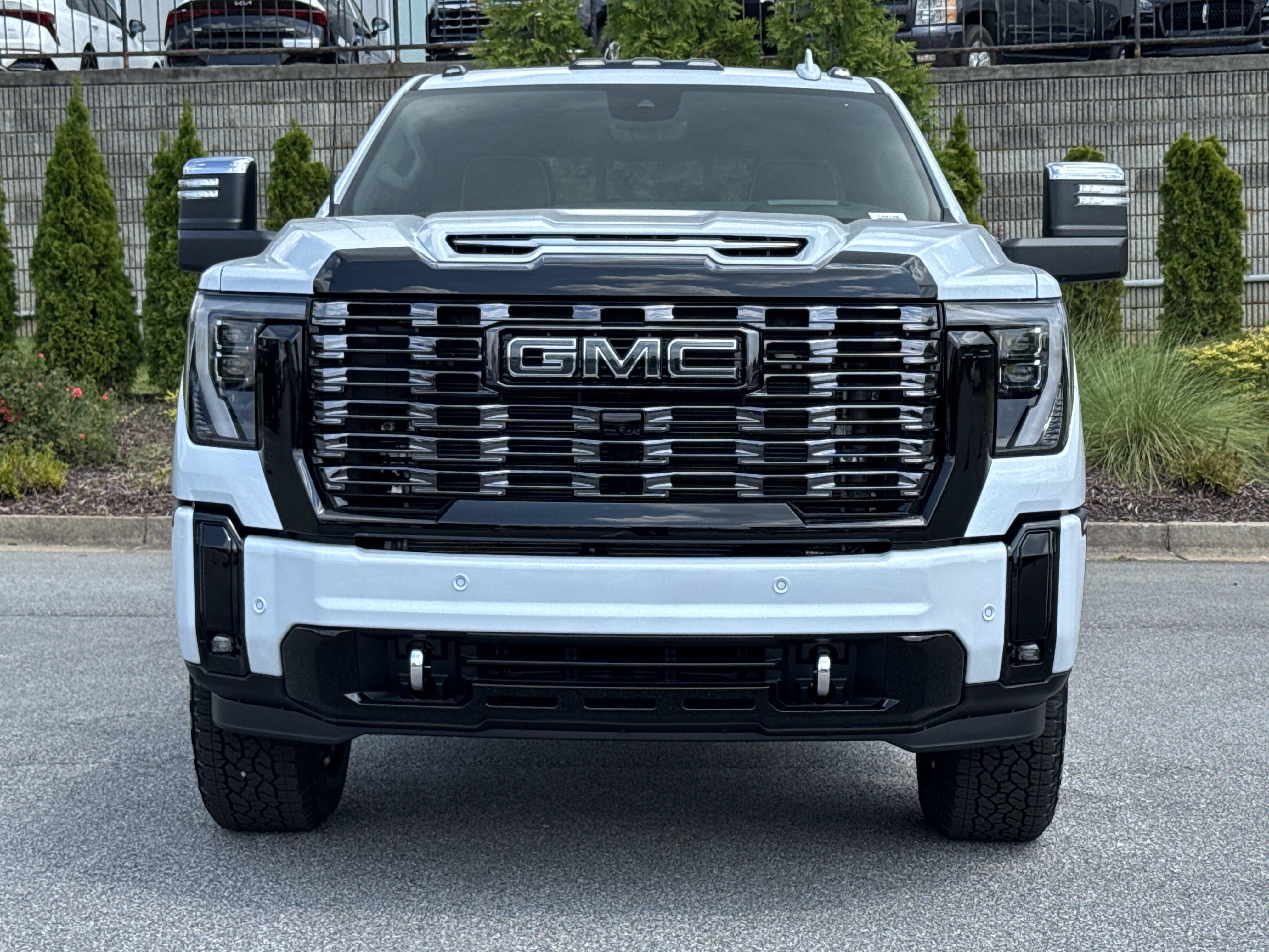 New 2026 GMC Sierra 2500 Denali Ultimate AWD/4WD image 3