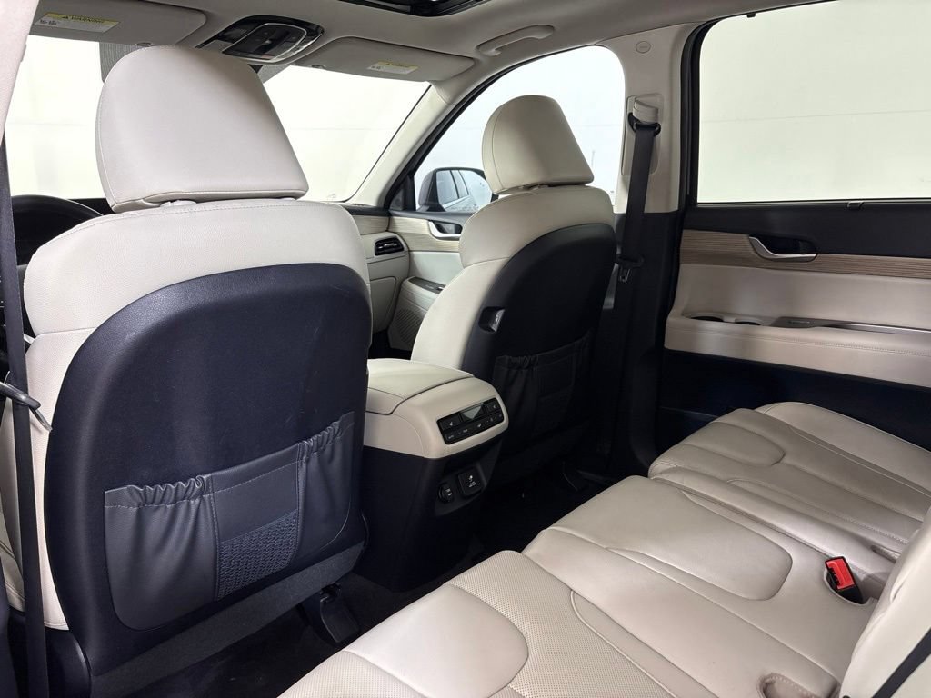 Used 2022 Hyundai Palisade SEL w/ 8P Bench Seat Package FWD image 19
