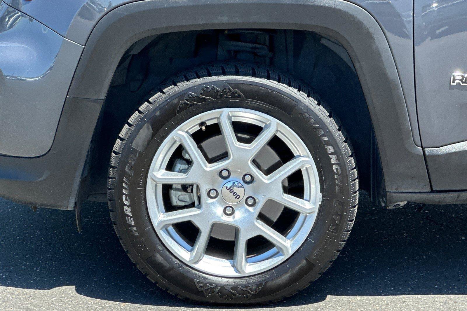Certified 2023 Jeep Renegade Latitude AWD/4WD image 26