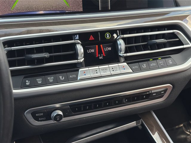 Used 2022 BMW X5 M50i AWD/4WD image 31