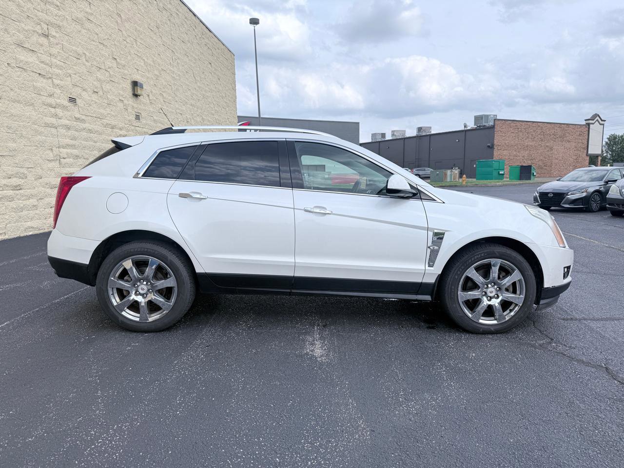 Used 2011 Cadillac SRX Premium FWD image 6