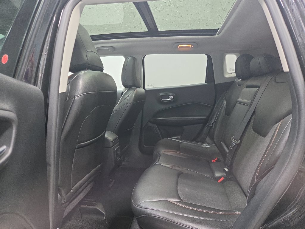 Used 2018 Jeep Compass Latitude AWD/4WD image 26