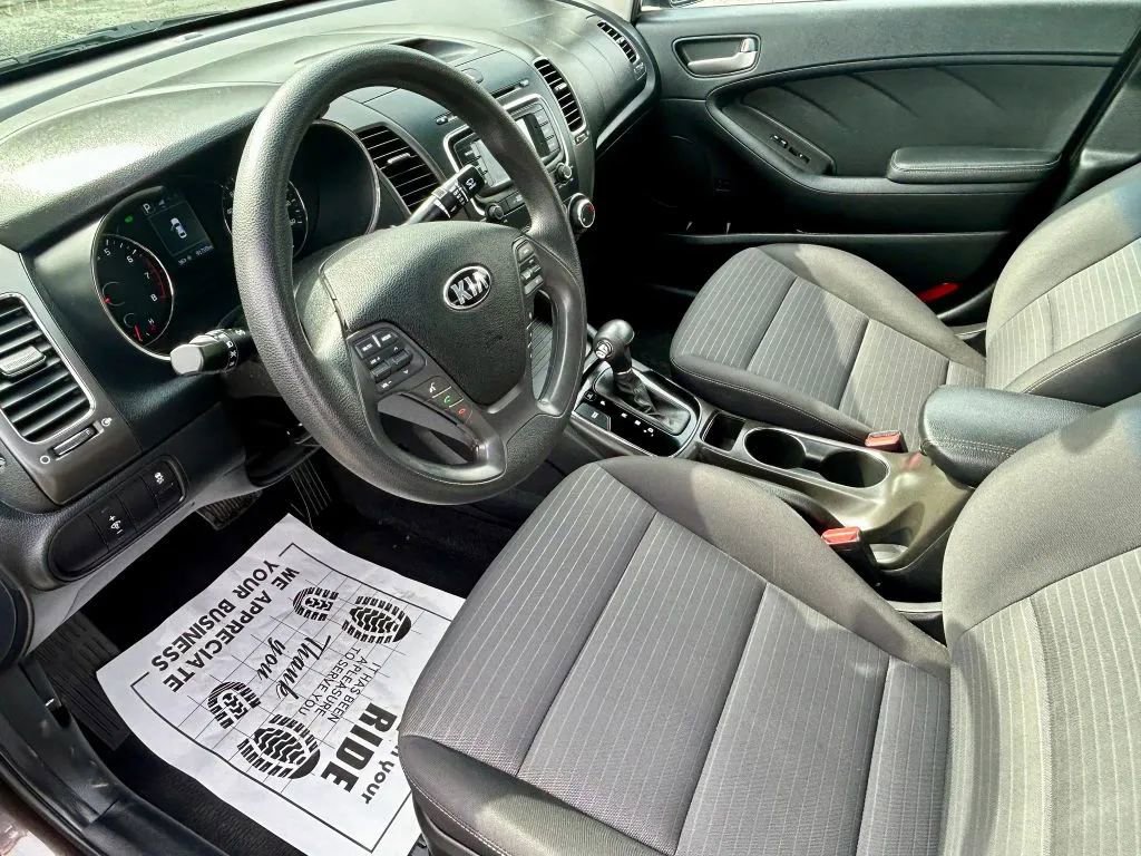 Used 2017 Kia Forte LX w/ LX Popular Package image 2