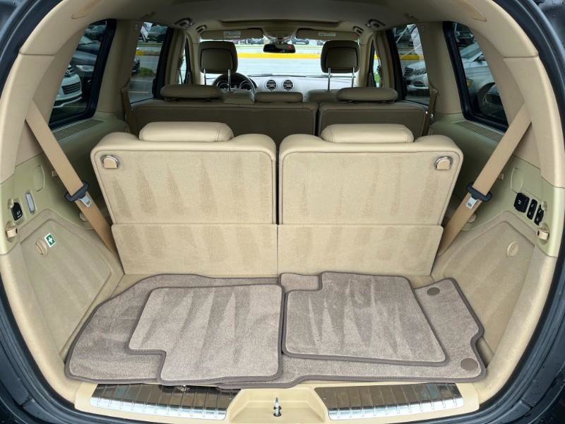 Used 2011 Mercedes-Benz GL 450 4MATIC image 16