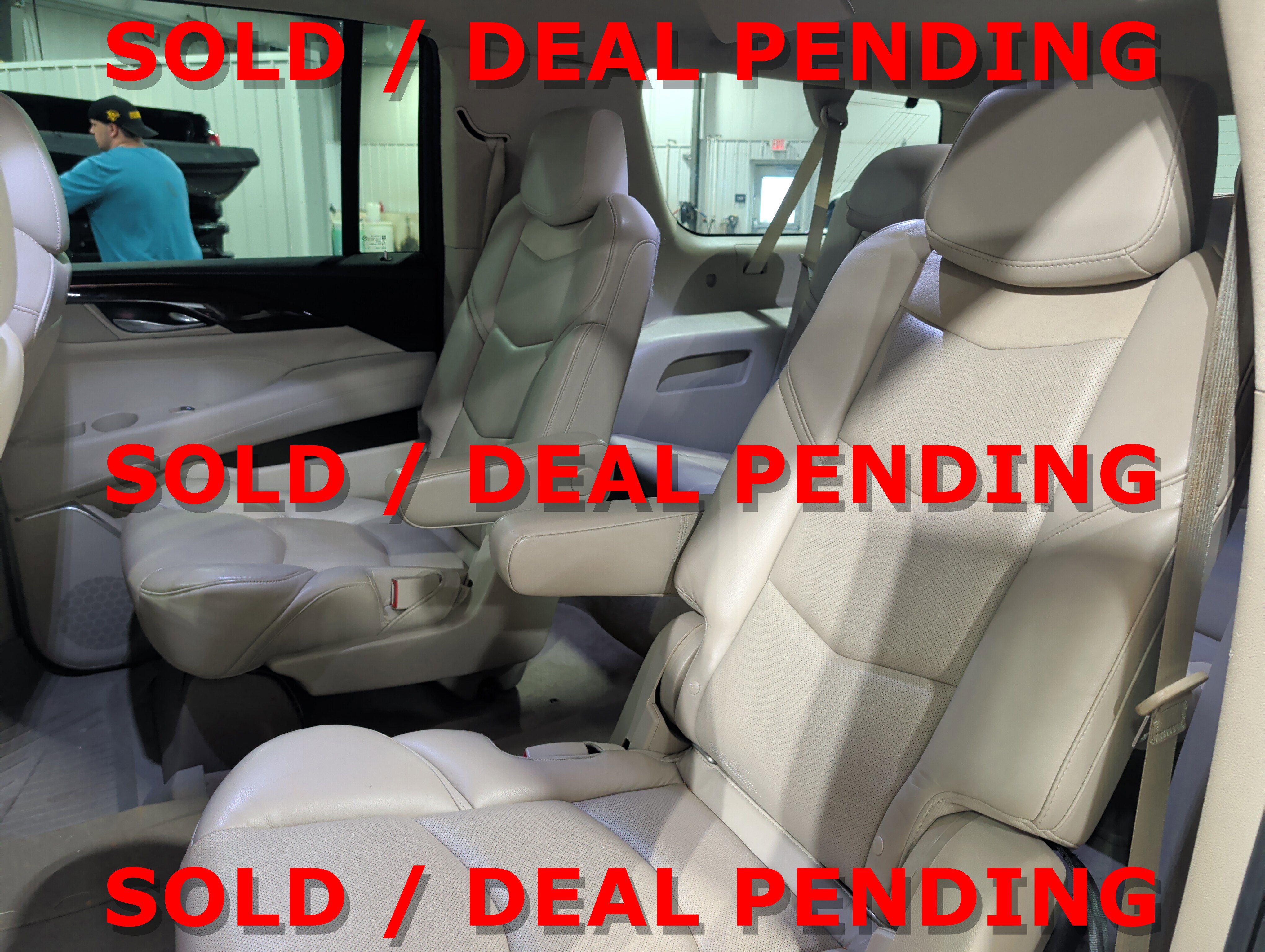 Used 2020 Cadillac Escalade ESV Luxury image 8