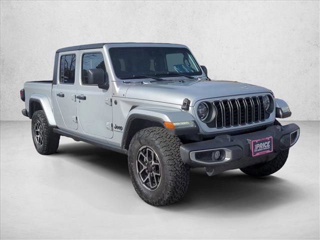 Used 2024 Jeep Gladiator Sport image 3