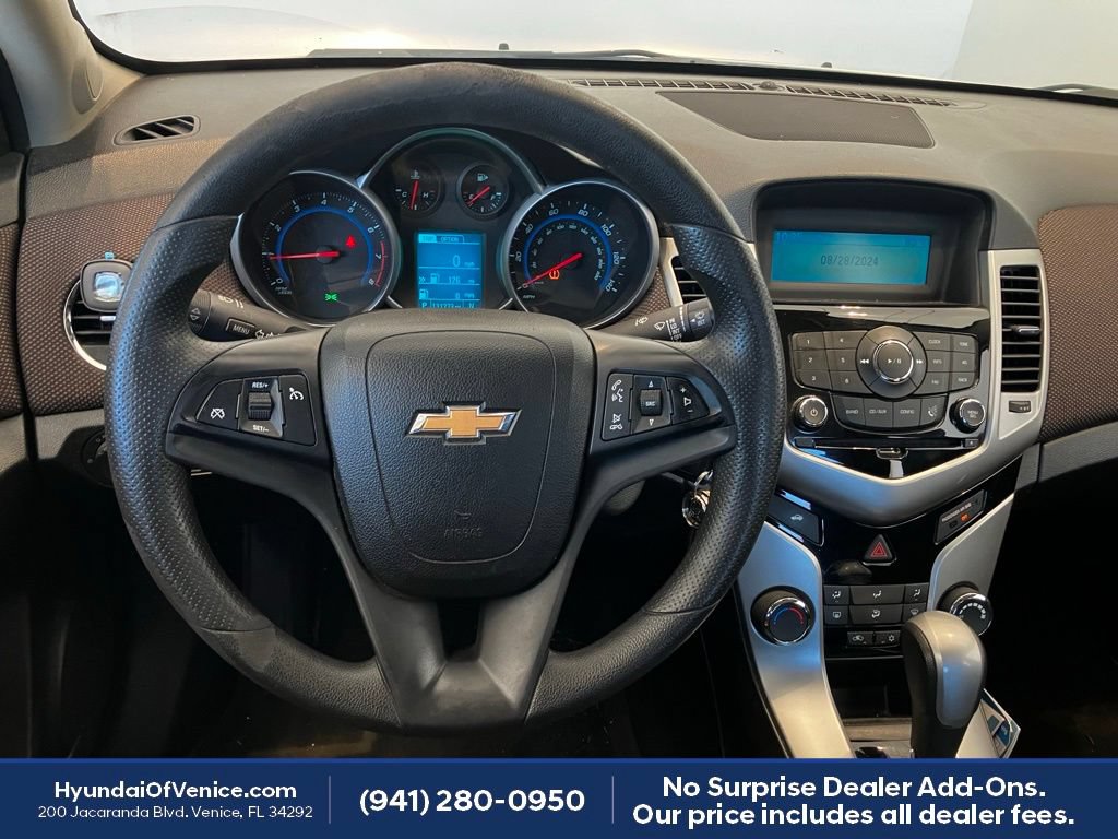 Used 2015 Chevrolet Cruze LT FWD image 3