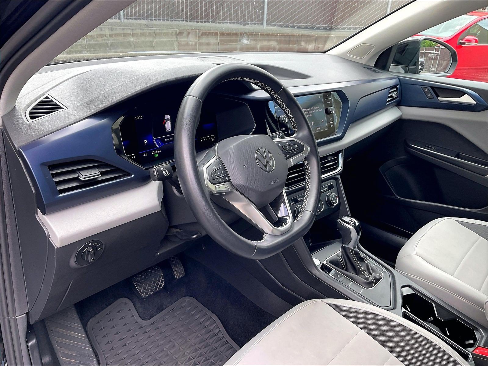 Certified 2022 Volkswagen Taos SE FWD image 14