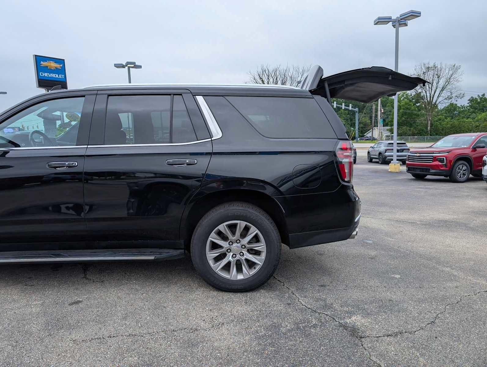 Used 2021 Chevrolet Tahoe Premier AWD/4WD image 11