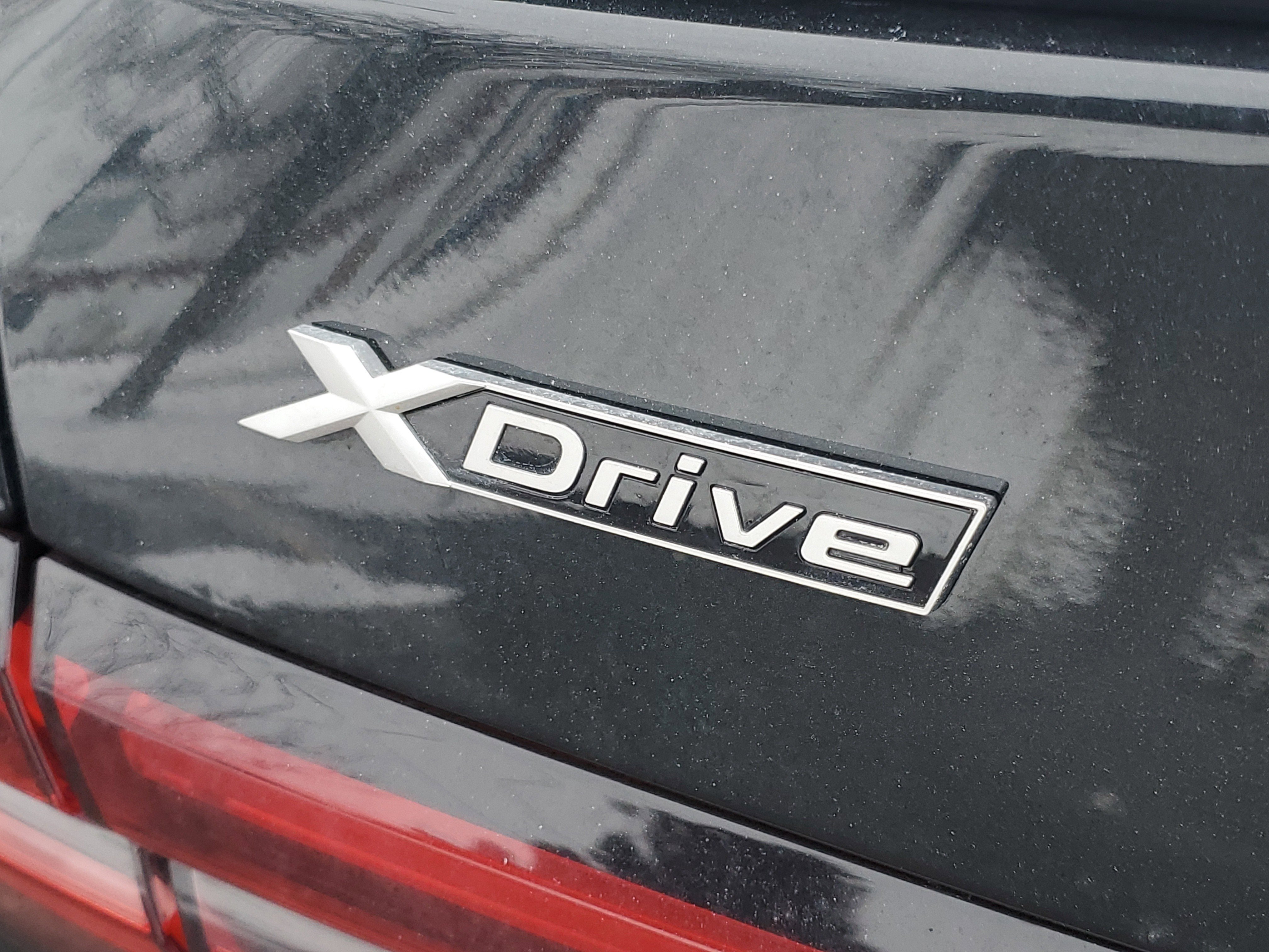 New 2026 BMW 550e xDrive w/ Executive Package image 28