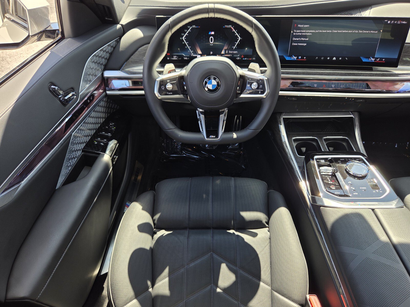 Certified 2026 BMW 760i xDrive w/ Executive Package AWD/4WD image 12