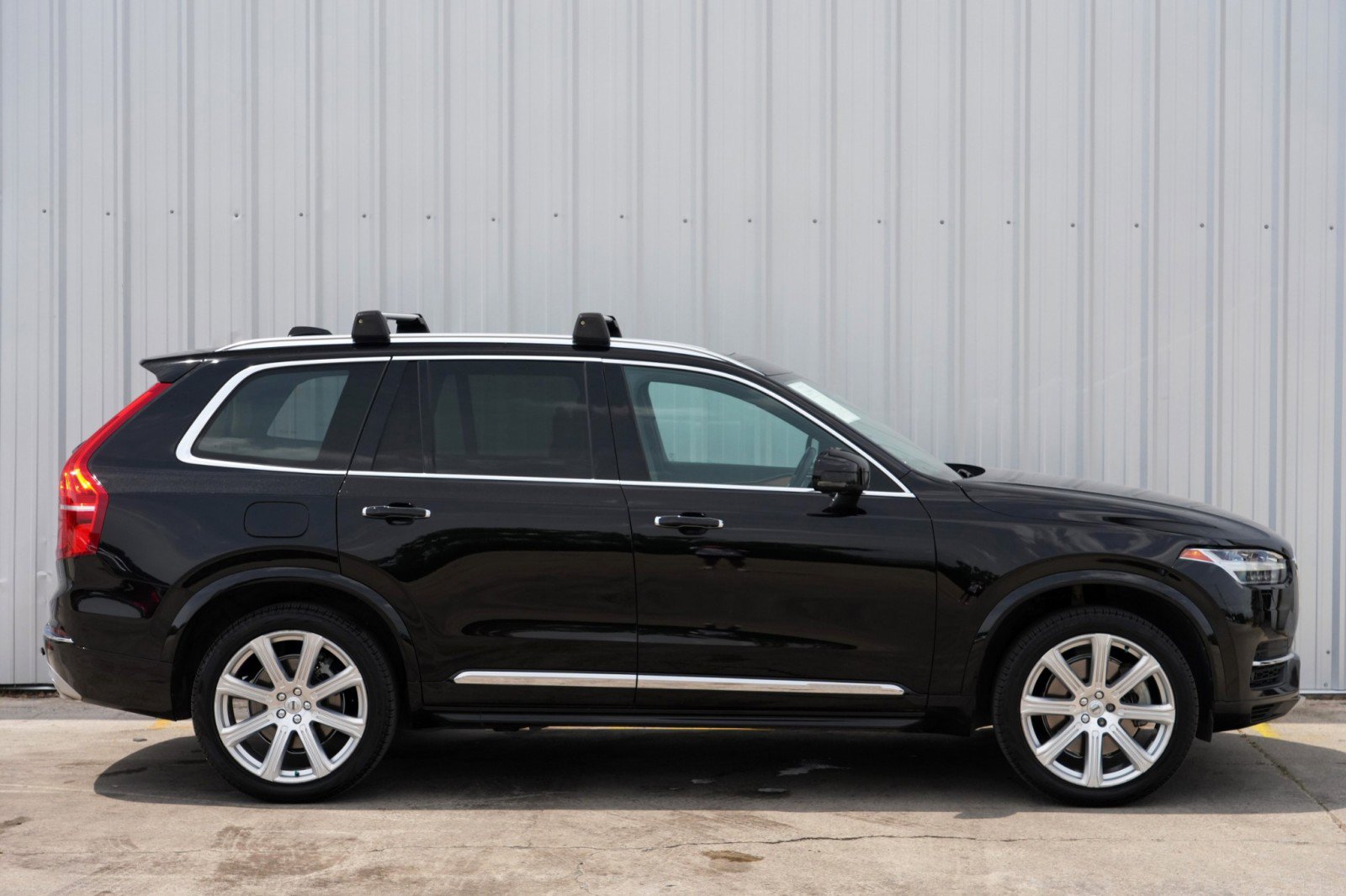 Used 2017 Volvo XC90 T8 Inscription w/ Vision Package image 53
