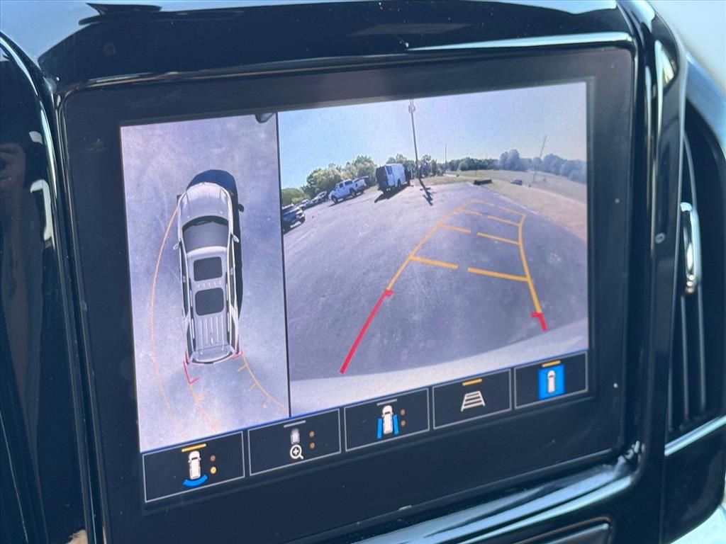 Used 2023 Chevrolet Traverse LT w/ LT Premium Package image 24